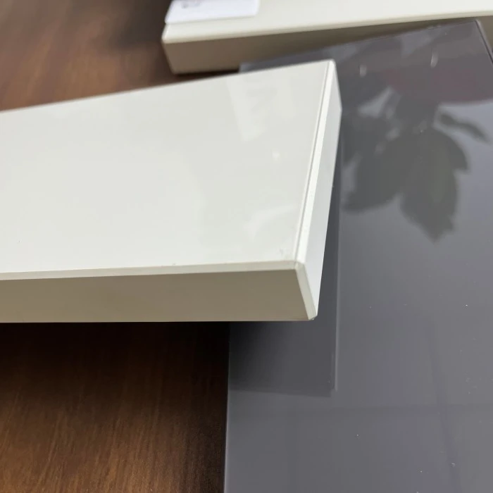 Papan Paparan Perabot Akrilik