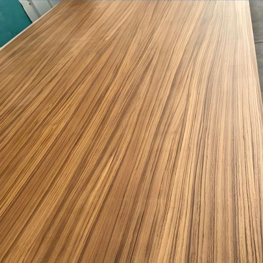 Papan Bersalut Venir Kayu